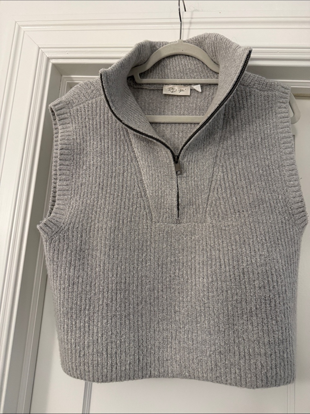 RD Style Light Gray Ribbed Zip-Up Sweater Vest